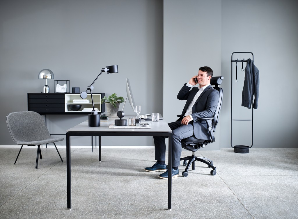 HALLNING_Create an Ergonomic workspace with us_mbl_01